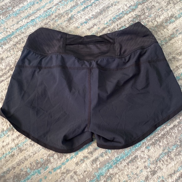 Pearl Izumi Shorts - Picture 2 of 6